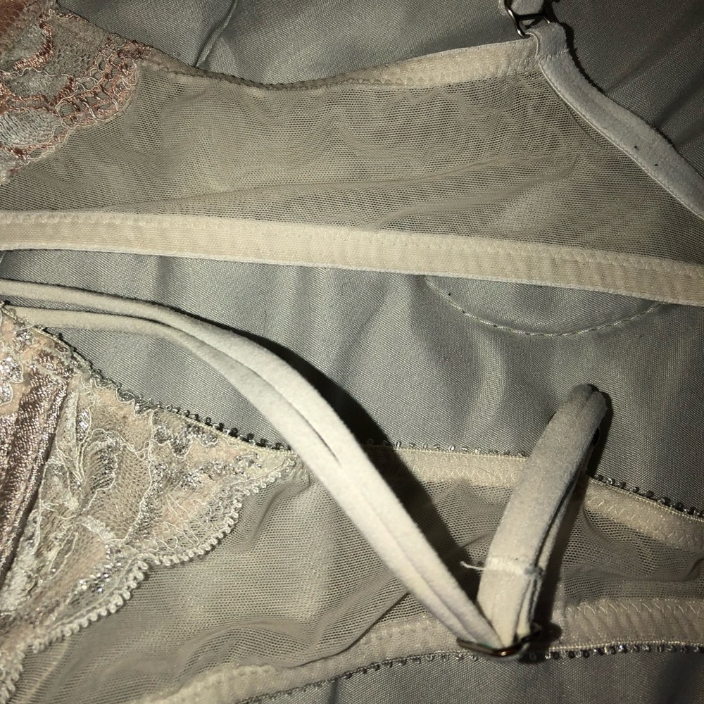 Bra’s - Picture 4 of 4